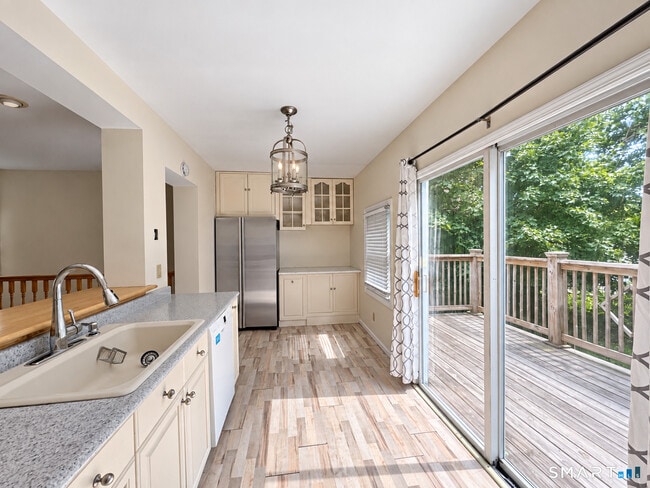 112 Ochsner Pl