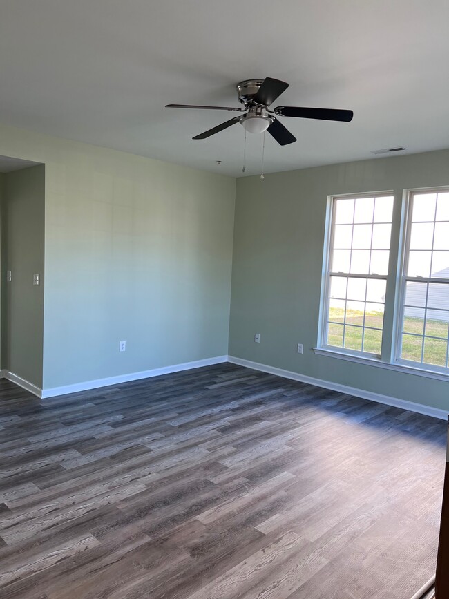 Photo - 1011 Meadow View Dr