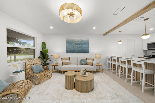 Photo - 325 Eva St NE