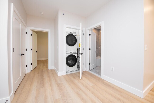 6710 Park Ave Unit 204