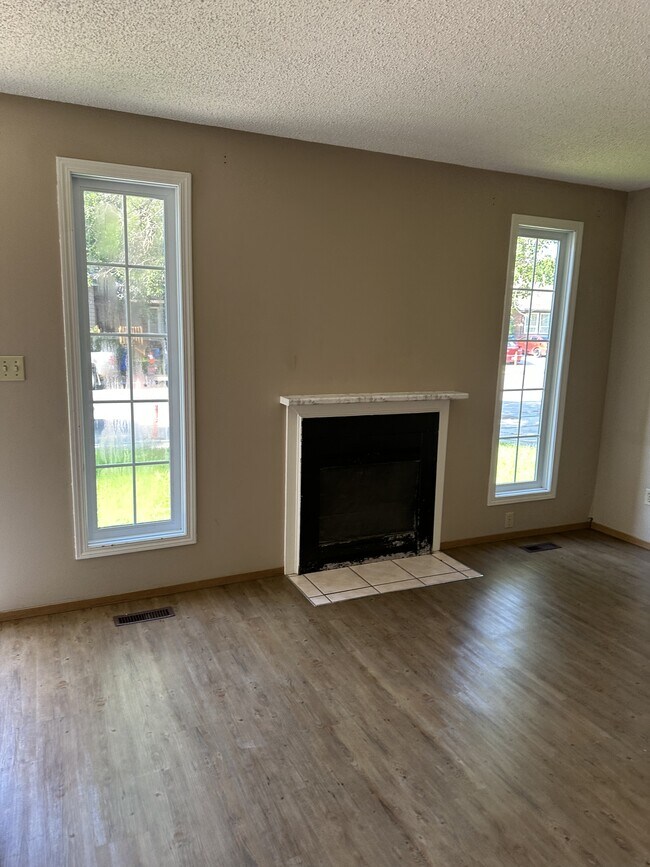 Photo - 209 Thomson Ave Unit 1