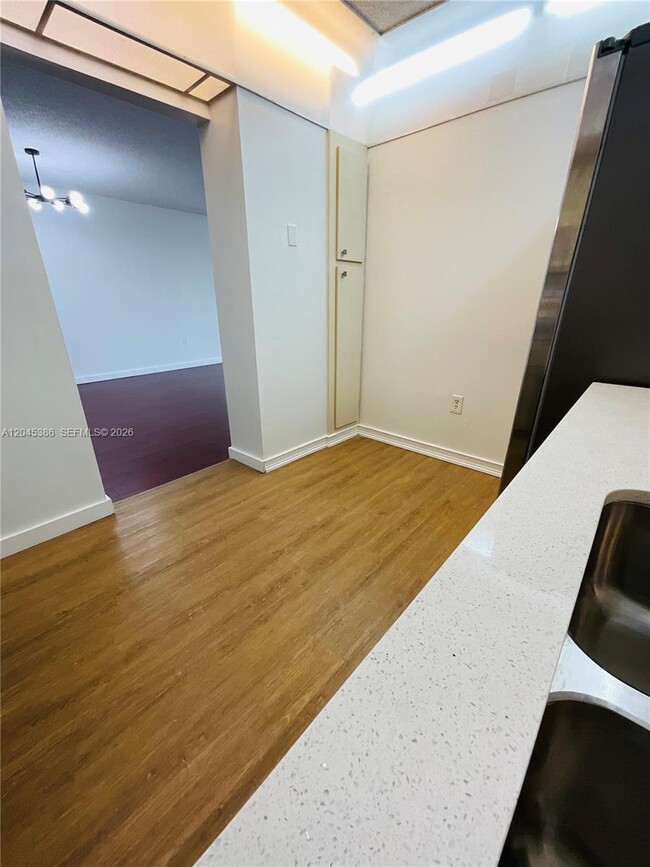 Photo - 919 Hillcrest Dr Unit 302