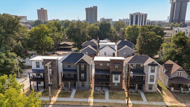 Building Photo - 315 S Florence Ave Unit B