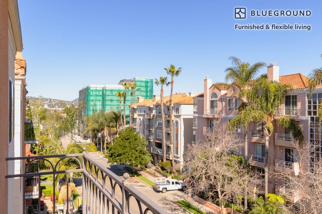 Photo - 345 Cloverdale Ave Unidad SI FL4-ID196