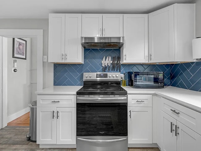 Photo - 10 W Elm St Unit A