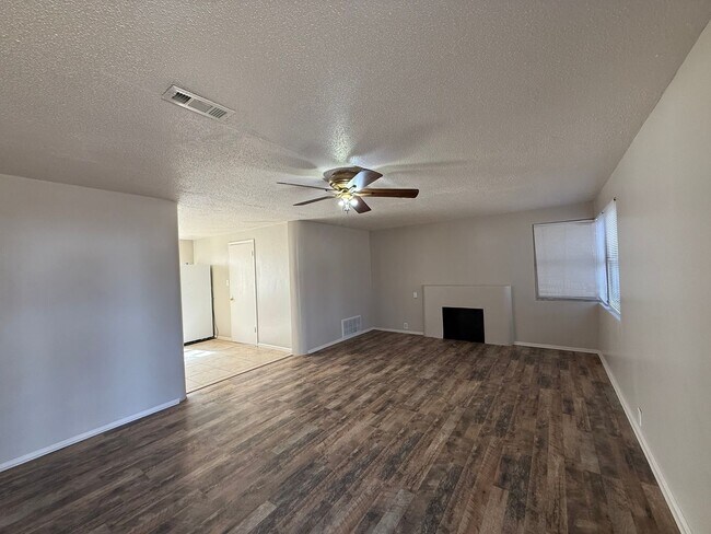 Photo - 1809 E Bayley St