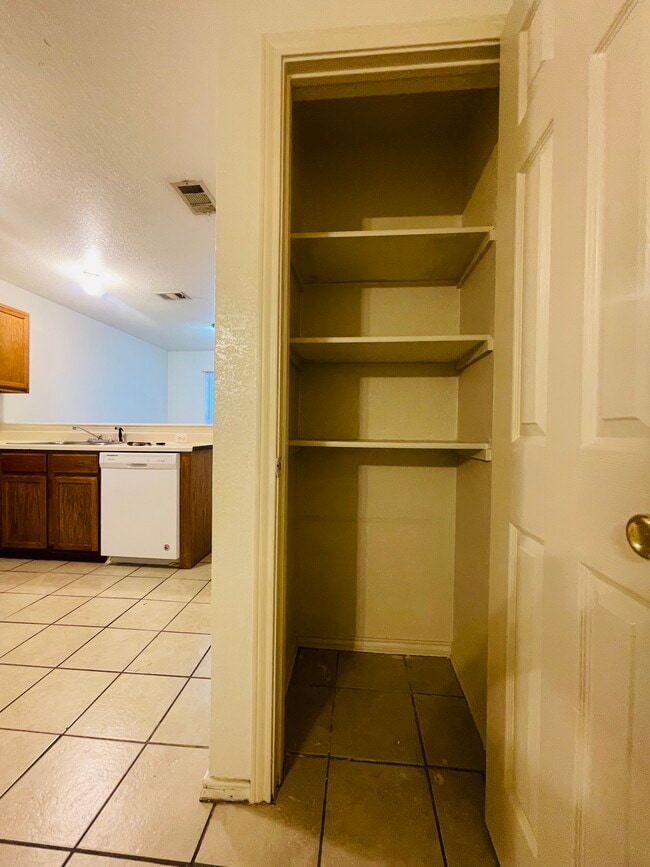 Photo - 2804 Cantabrian Dr