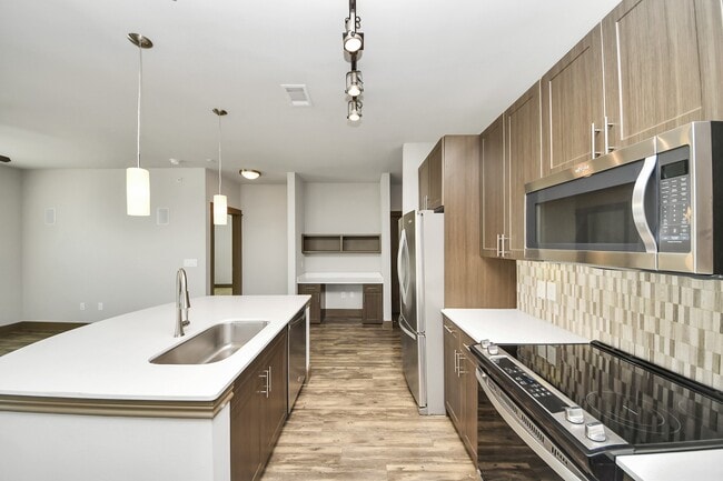 Photo - 5454 State St Unit 3608