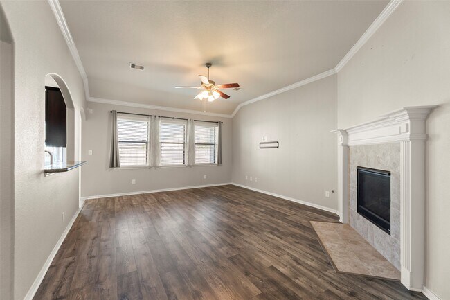 Photo - 5531 Drumlin Field Way