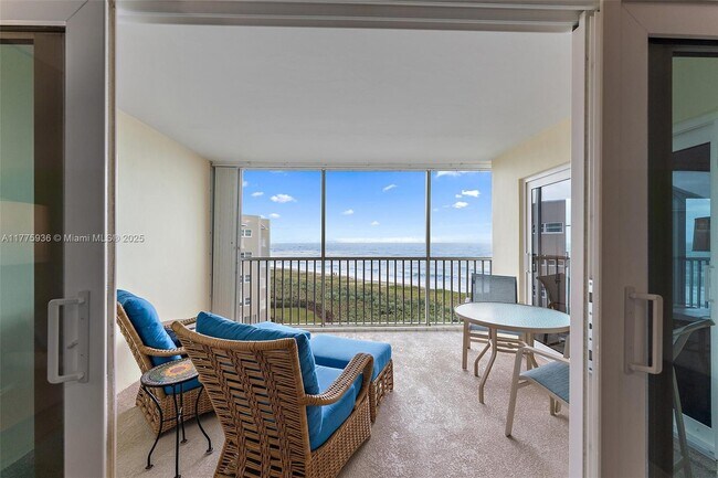 Photo - 529 NE Plantation Rd Unit 408