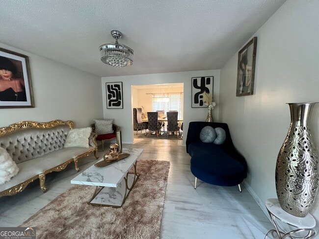 Photo - 1574 Rice Square