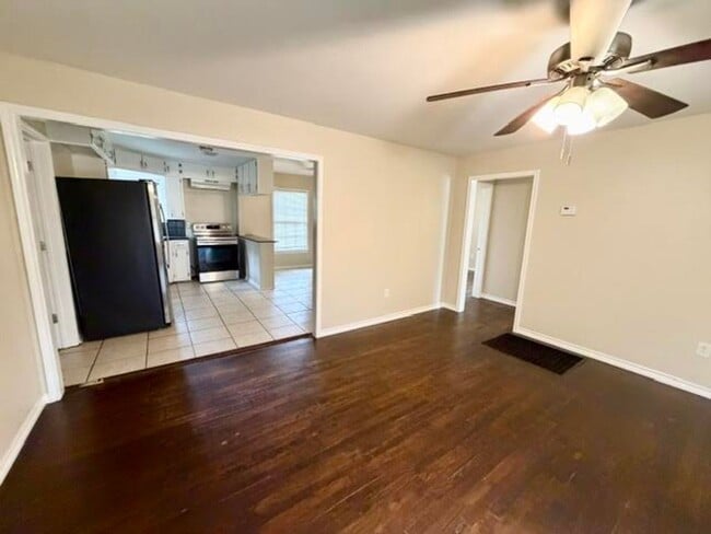 Photo - 3022 E Edmond Ave