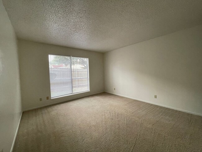 Photo - 4308 Lake Rd Unit # F