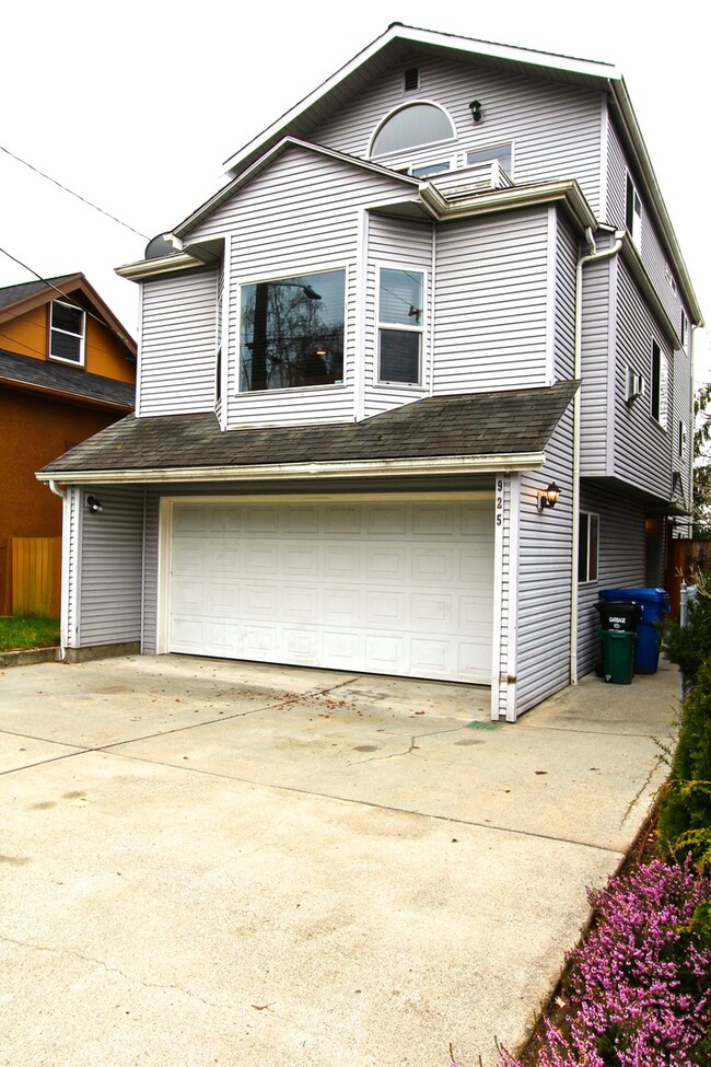 Perfectly located Ballard Home. Available ... - Perfectly located Ballard Home. Available ...