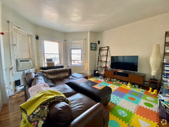 Building Photo - 913 Boylston St Rental