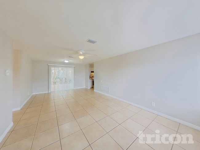 Photo - 1753 Linwood Cir