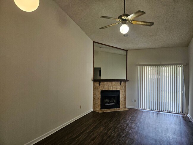 Photo - 2/2 - Jefferson Avenue - Newly updated