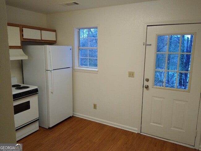 Photo - 50 White St Unit 13