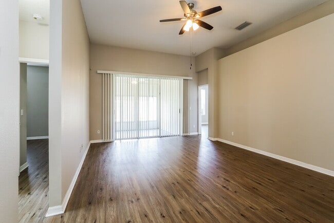 Photo - 1627 Wakefield Dr