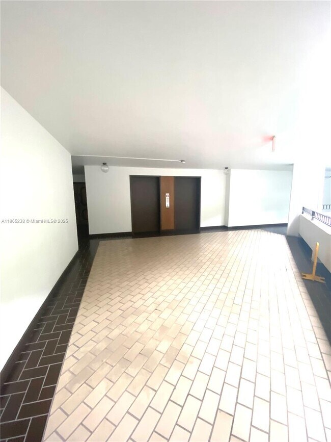 Photo - 13953 Kendale Lakes Cir Unit 210B