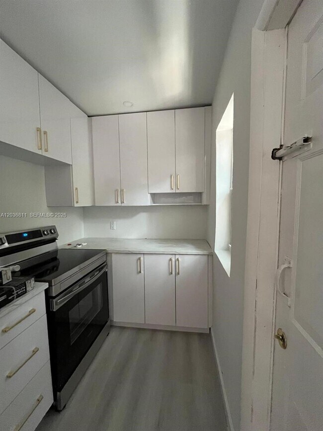 Photo - 602 SW 13th Ave Unit 4