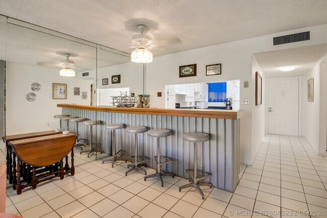 Photo - 3154 Via Poinciana Unit 116