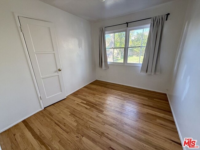 Photo - 2830 Glendon Ave