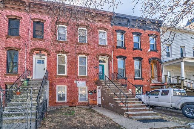 Photo - 298 Princeton Ave Unit 2