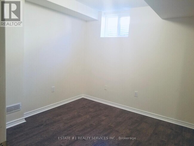 Photo - 12 Locarno St