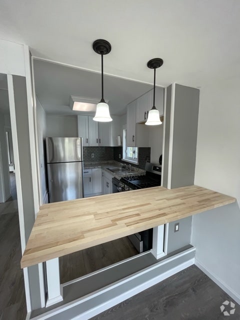 Building Photo - 33 Southfield Ave Unit #2 Rental