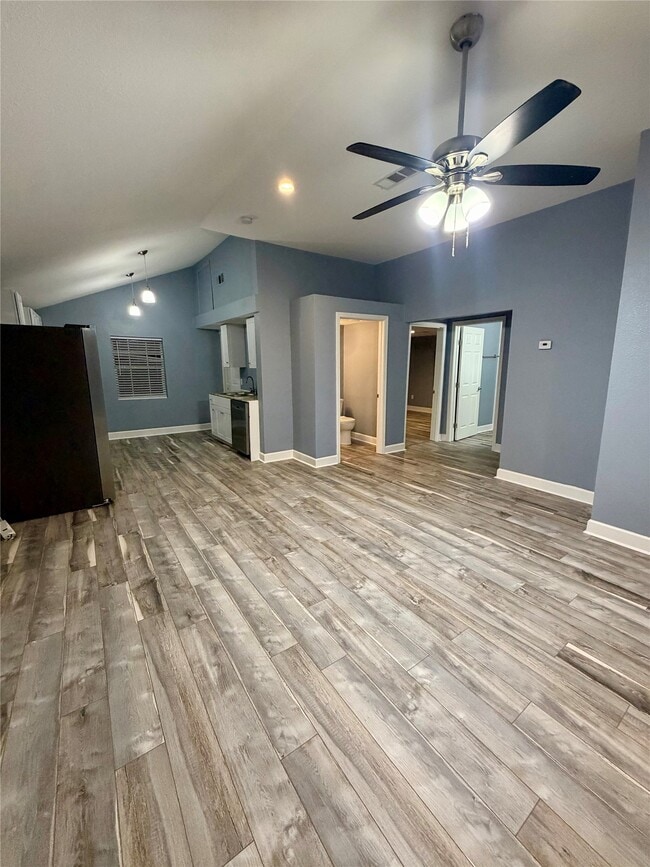 Photo - 2322 Central St Unidad 4