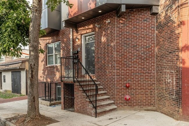 Photo - 421 N 39th St