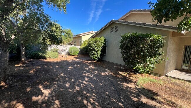Photo - 1341 E Strawberry Dr