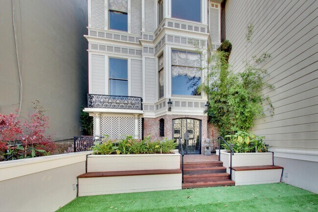 Photo - 2183 Pacific Ave