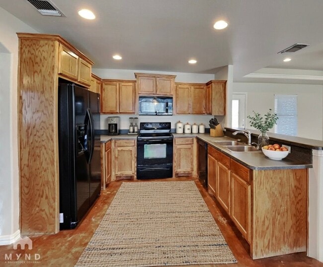 Photo - 115 Jolin Ln