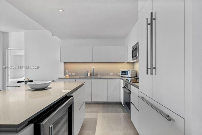 Photo - 88 SW 7th St Unit 809
