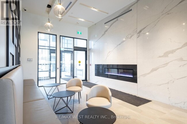 Photo - 681 Yonge St Unité 231