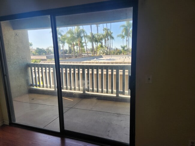 Photo - 1020 E Washington Ave Unit 105