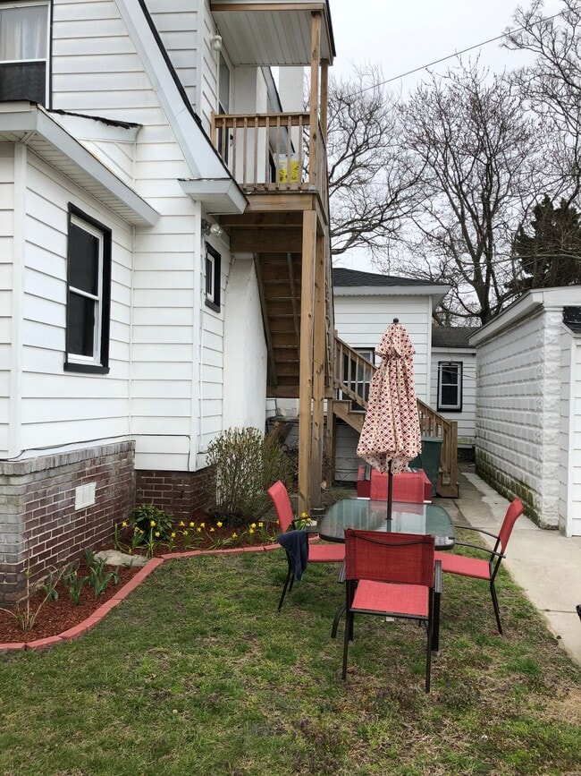 1532 Emerson Pl Unit 2nd Floor
