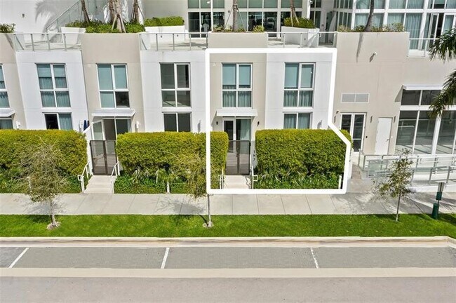 Photo - 401 N Birch Rd