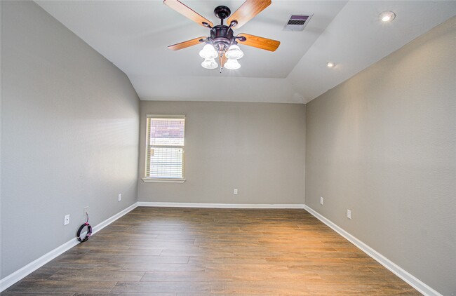 Building Photo - 114 Paleos Flint Dr