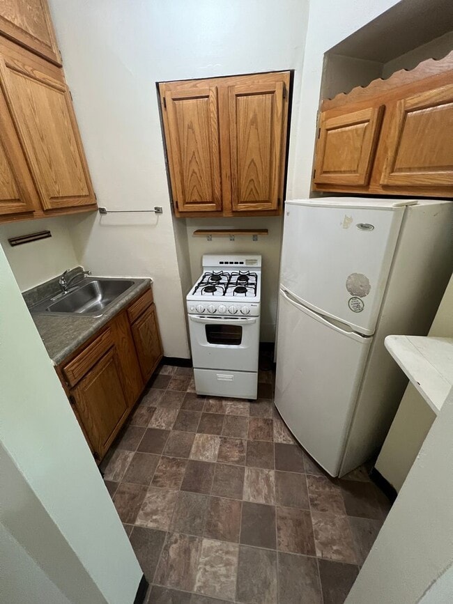 Photo - 219 E Mifflin St Unit 1B