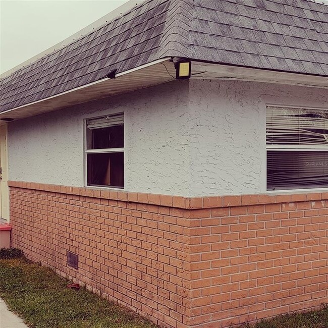 Building Photo - 1215 Skyview Blvd Rental