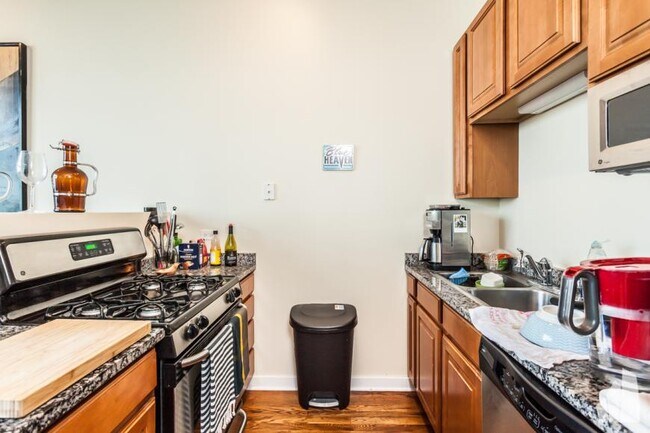 Photo - 1 bedroom in Chicago IL 60612 Unit 718