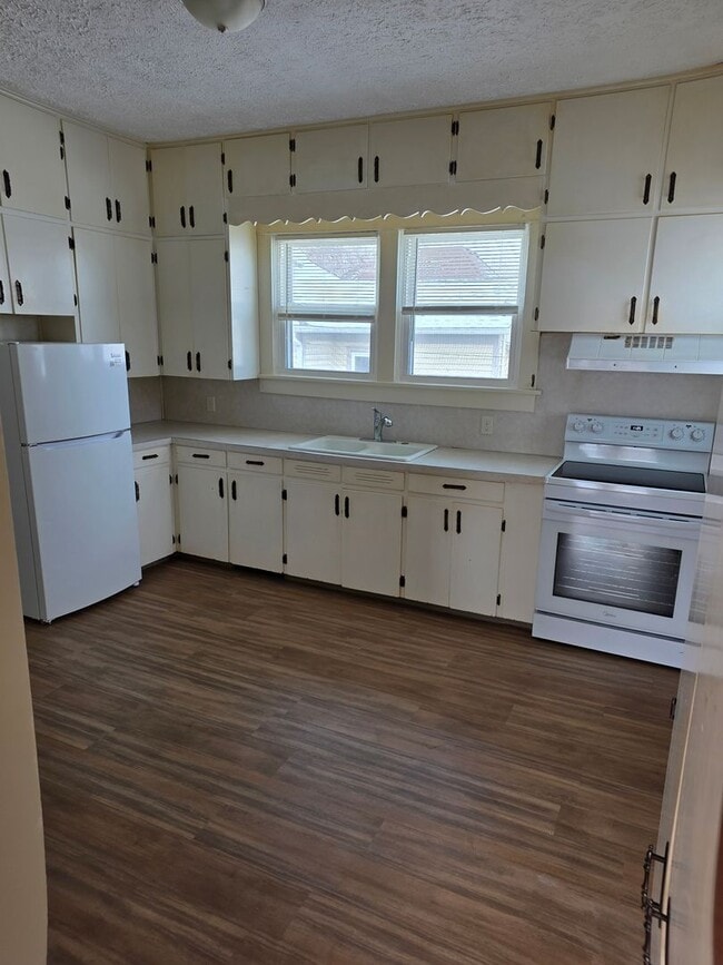 Photo - AEC-209 Unit #2