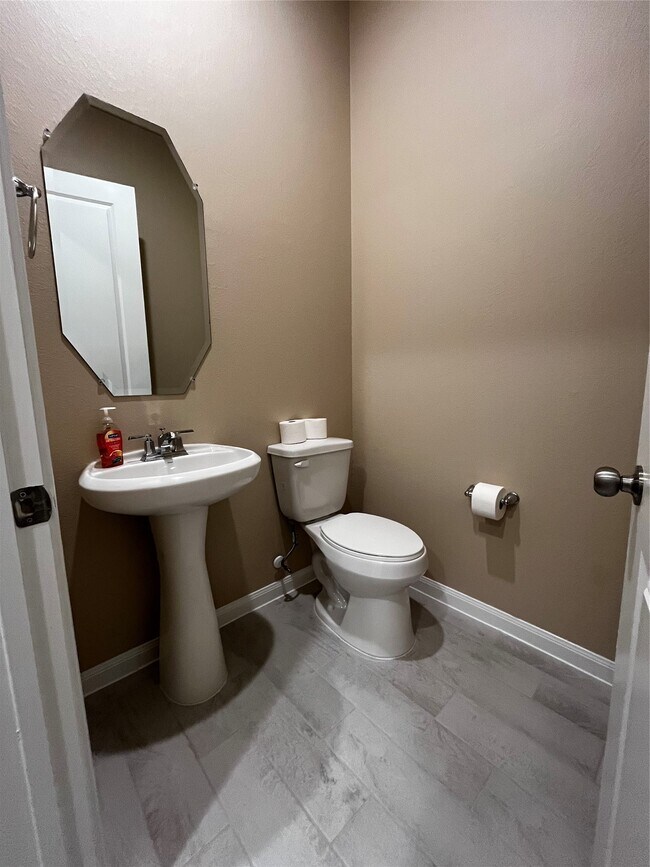 18206 Sonresa Wy