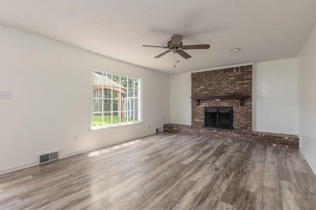 Photo - 7839 Farindon Dr