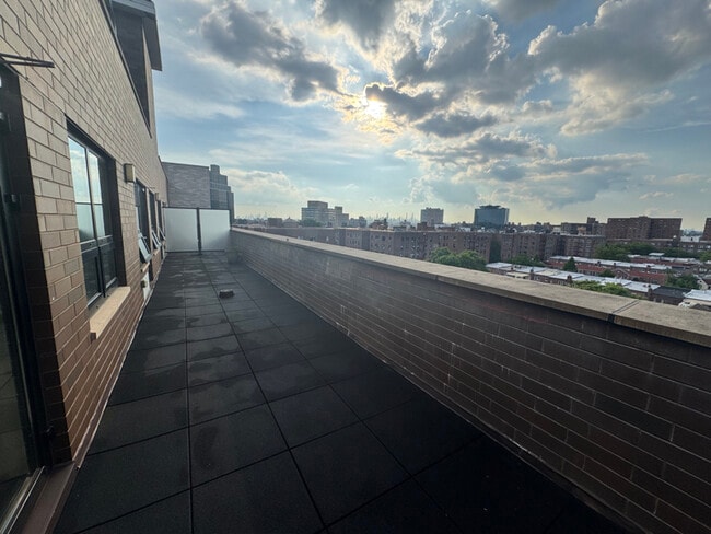 Photo - 9639-96-66 66th Ave