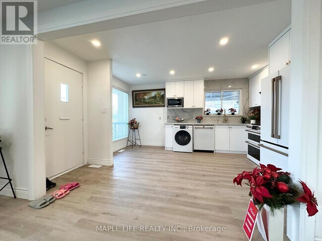 Photo - 15 Nymark Ave