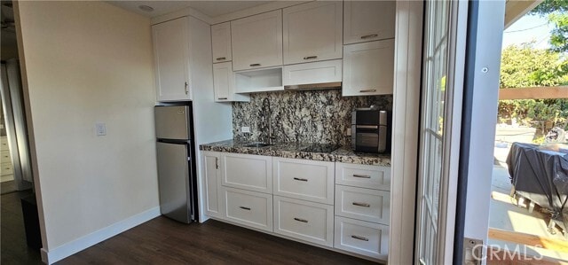 Building Photo - 8016 Mermaid Cir